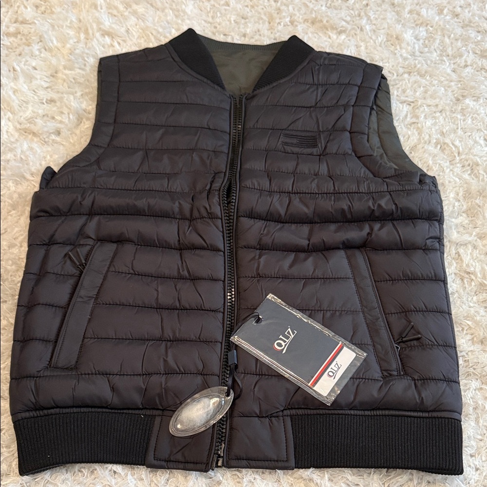 2/$25 Kids  Black reverable Puffer Vest size 10 NWT